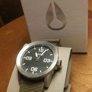 Nixon watch on NATO band